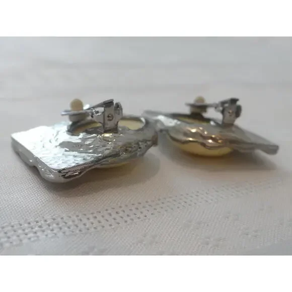 Vintage Les Bernard Signed Silver Tone and Cream Clip-On Earrings Lot 3 - Picture 6 of 9